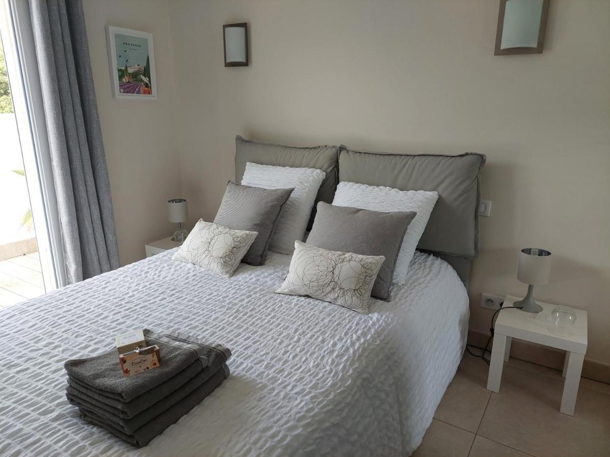 Magnifique Suite Familiale Nans-les-Pins Exteriör bild