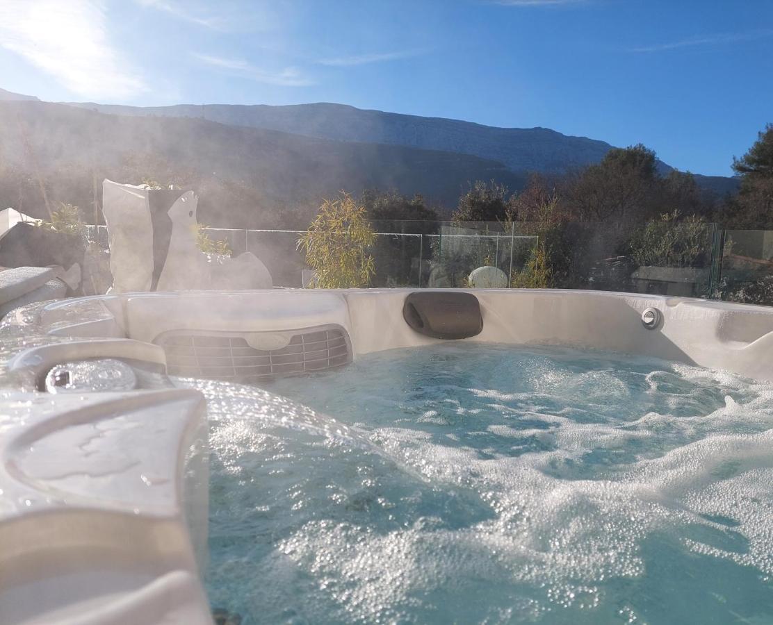 Magnifique Suite Familiale Nans-les-Pins Exteriör bild